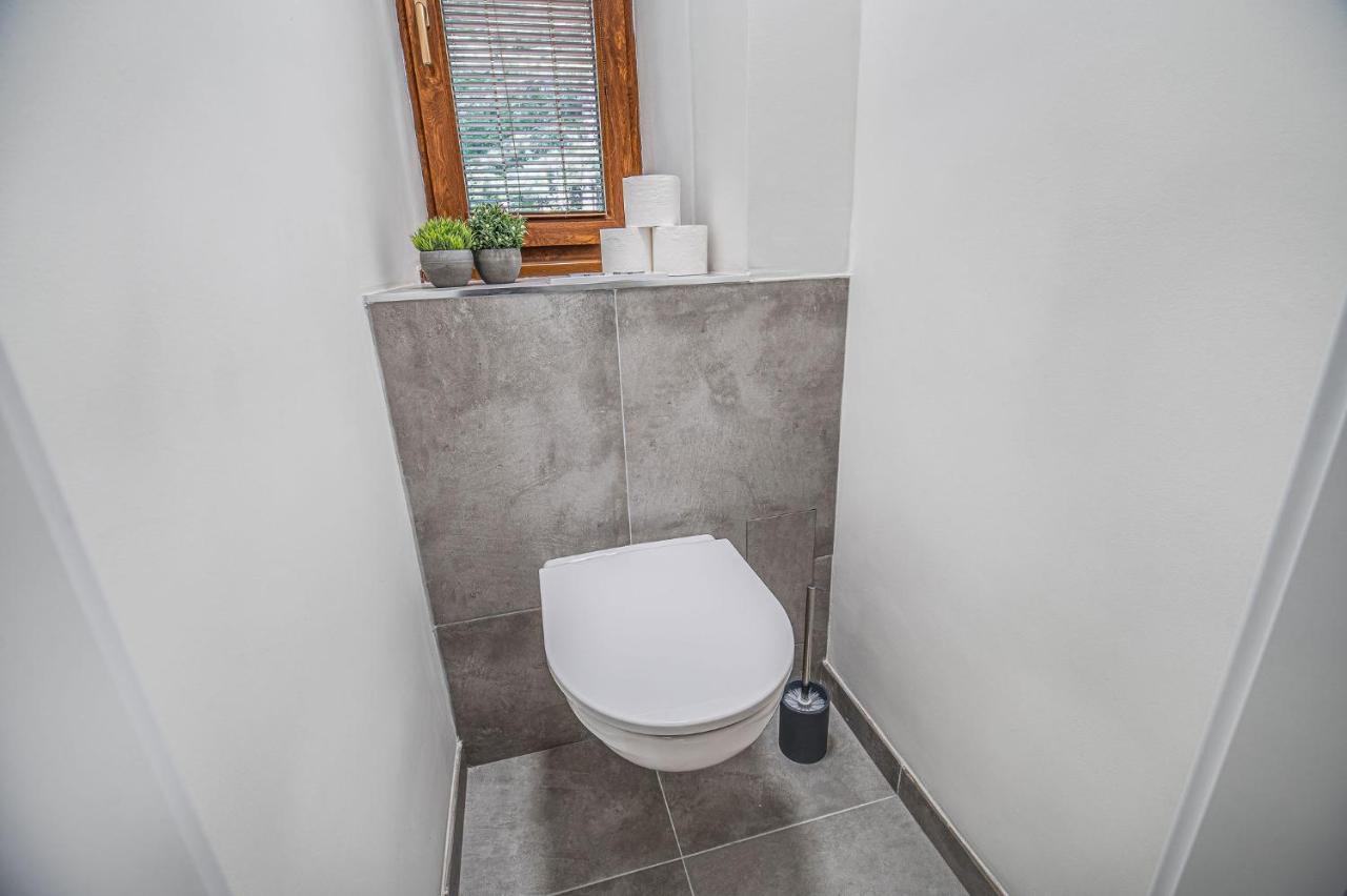 Nitra Castle Suite - Modern Elegance & Serenity Bagian luar foto